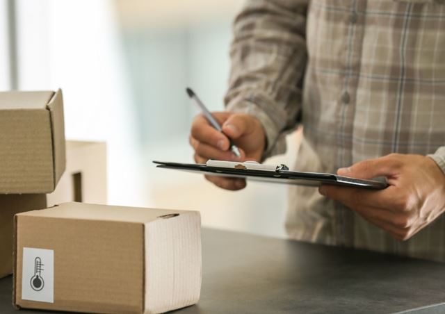 Fitur Cek Ongkir KiriminAja: Bukan Sekedar Alat Tapi Solusi Pengiriman